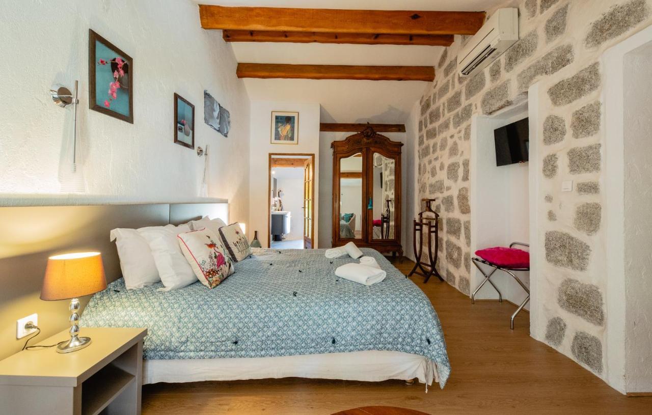 Auberge U N'Antru Versu San-Gavino-di-Carbini Exteriér fotografie