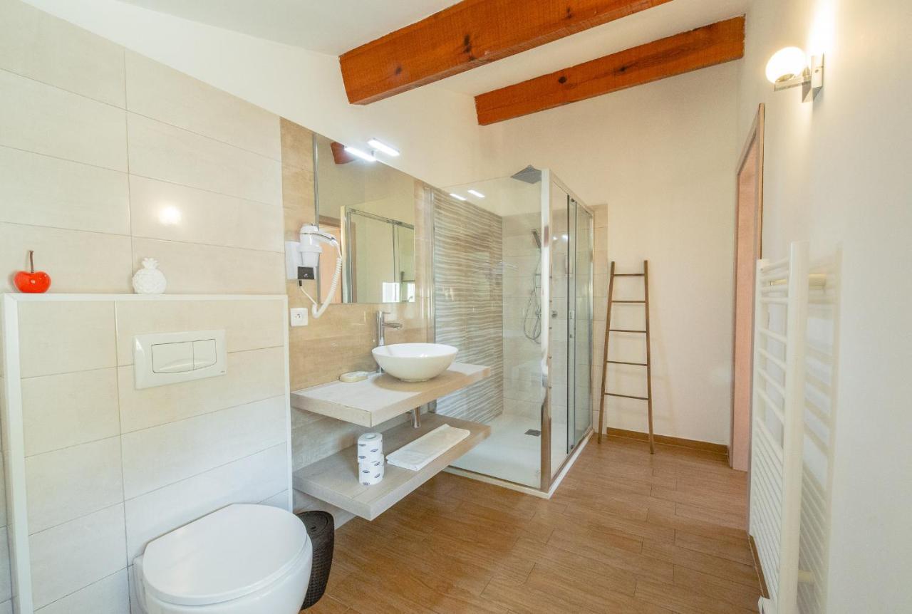 Auberge U N'Antru Versu San-Gavino-di-Carbini Exteriér fotografie